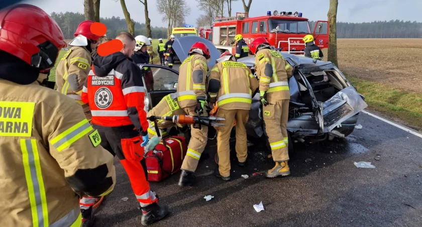 Trzy osoby ranne. Dziecko trafiło do ciechanowskiego szpitala [zdjęcia]