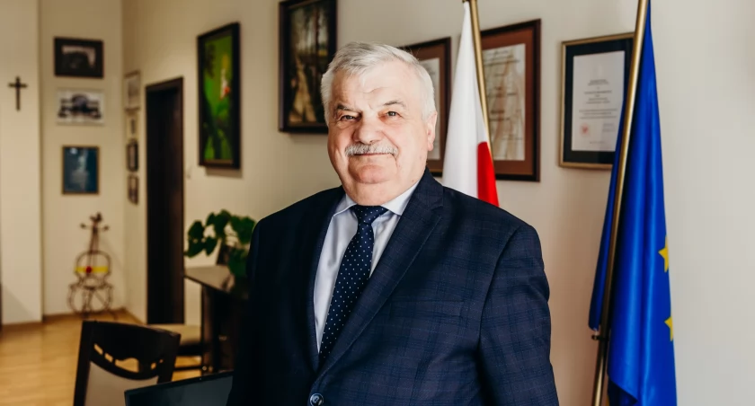 Rektor ciechanowskiej uczelni wybrany na kolejną kadencję
