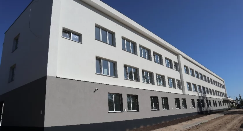 Nowy budynek przy ciechanowskim szpitalu. Kosztował 45 mln zł, będą w nim działać dwa oddziały [zdjęcia]