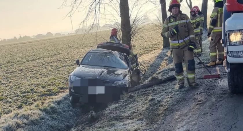 Z ostatniej chwili: Dachowanie bmw koło Ciechanowa