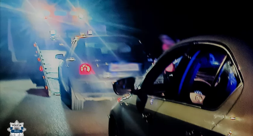 Pijany kierowca zatrzymany przez świadków. Stracił samochód i prawo jazdy