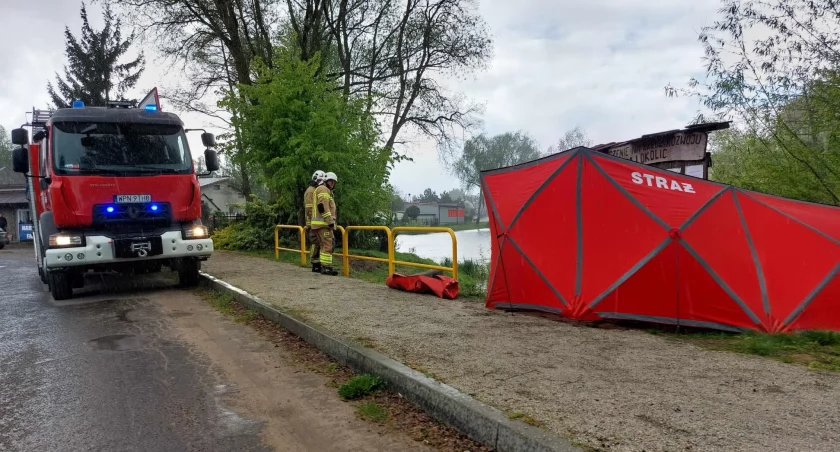 Zwłoki mężczyzny w stawie