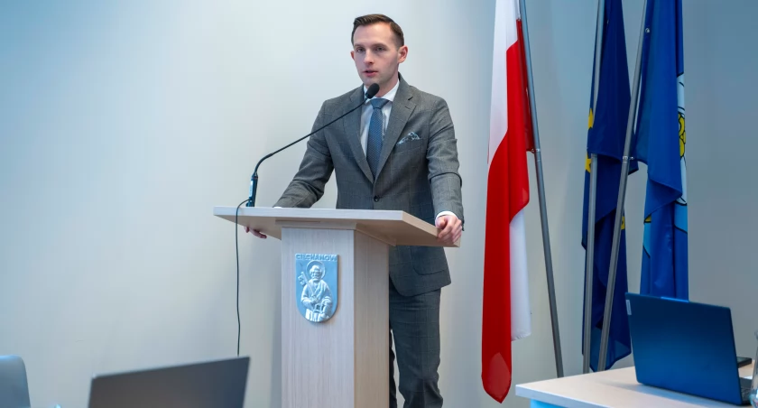 Prezydent Ciechanowa z wotum zaufania i absolutorium