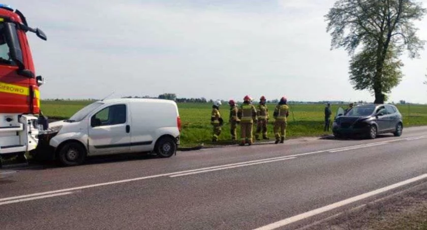 [AKTUALIZACJA] Trzy samochody zderzyły się pod Ciechanowem