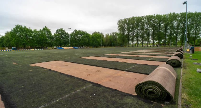Na stadionie w Ciechanowie ruszyła modernizacja boiska