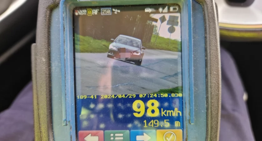 Kolejny kierowca stracił prawo jazdy w tej samej miejscowości koło Ciechanowa