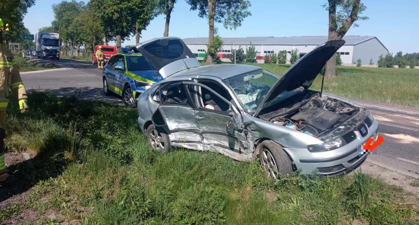 Groźne zdarzenie na drodze koło Ciechanowa [zdjęcia]