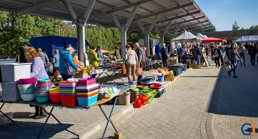 Przyjrzeliśmy się temu, jak funkcjonuje gminne targowisko [zdjęcia]