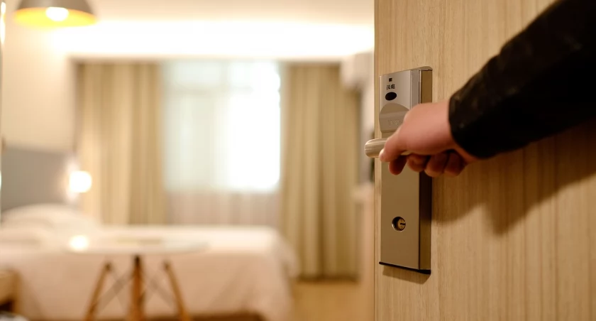 Spał i jadł w ciechanowskim hotelu. Odpowie za oszustwo
