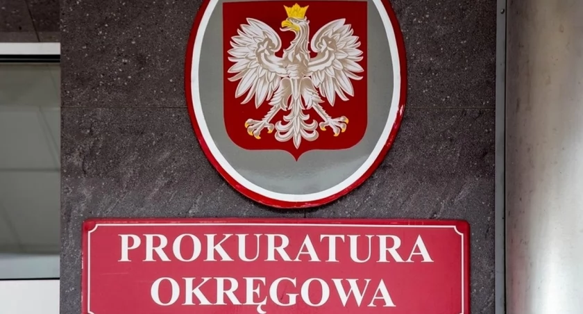 Pochodzi z Ciechanowa. Ponownie został szefem prokuratury okręgowej
