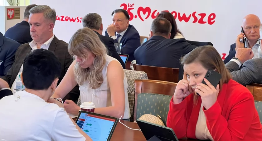 Trwa pat na Mazowszu. Radni znów odroczyli wybór marszałka i zarządu województwa
