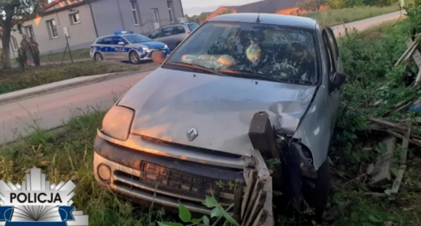 Wjechał autem do rowu. Teraz może trafić za kratki