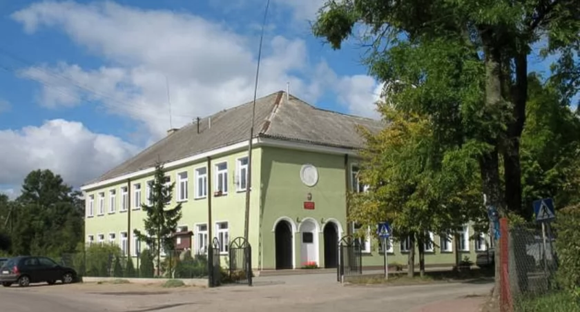 Był dyrektorem szkoły przez 38 lat. Gmina poszukuje jego następcy