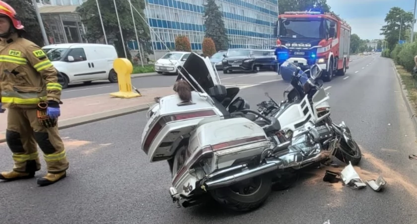 Niebezpieczne zdarzenie przy Starostwie w Ciechanowie. Co ustaliła policja? [zdjęcia]