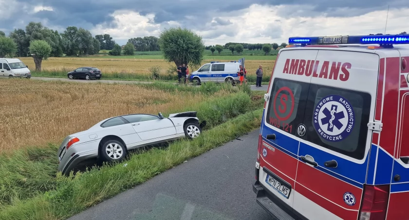 Zderzenie osobówek na skrzyżowaniu [zdjęcia]