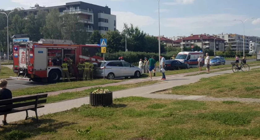 Z ostatniej chwili: Wypadek na ul. Armii Krajowej w Ciechanowie. Droga jest zablokowana [zdjęcia]