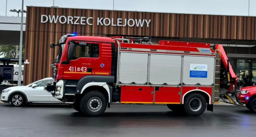 Interwencja straży pożarnej przy dworcu PKP w Ciechanowie