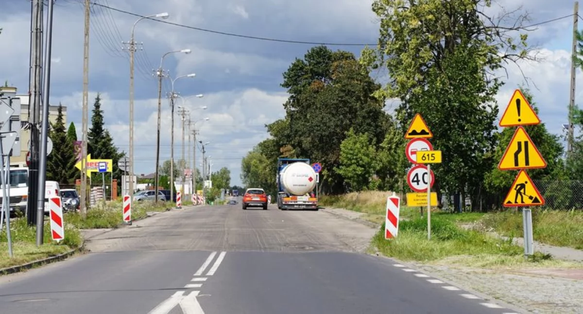 W Ciechanowie trwa wyczekiwany remont drogi. Kierowcy muszą uważać na utrudnienia w ruchu