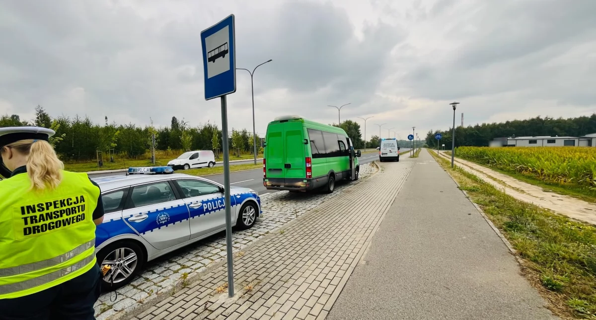 Po alkoholu kierował autobusem i przewoził pasażerów. Został zatrzymany w Ciechanowie