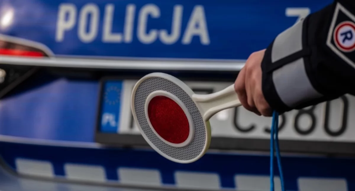 Kompletnie pijany kierowca na drodze pod Ciechanowem. Zatrzymał go świadek