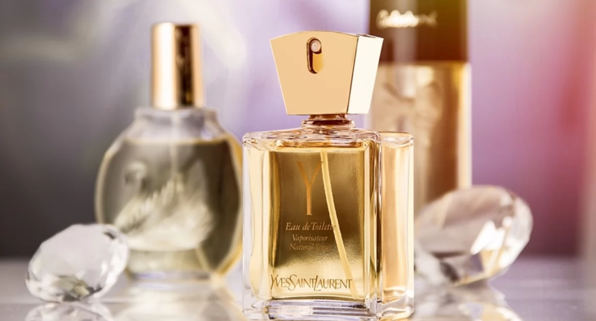 Ukradł perfumy w ciechanowskiej drogerii. Szuka go policja