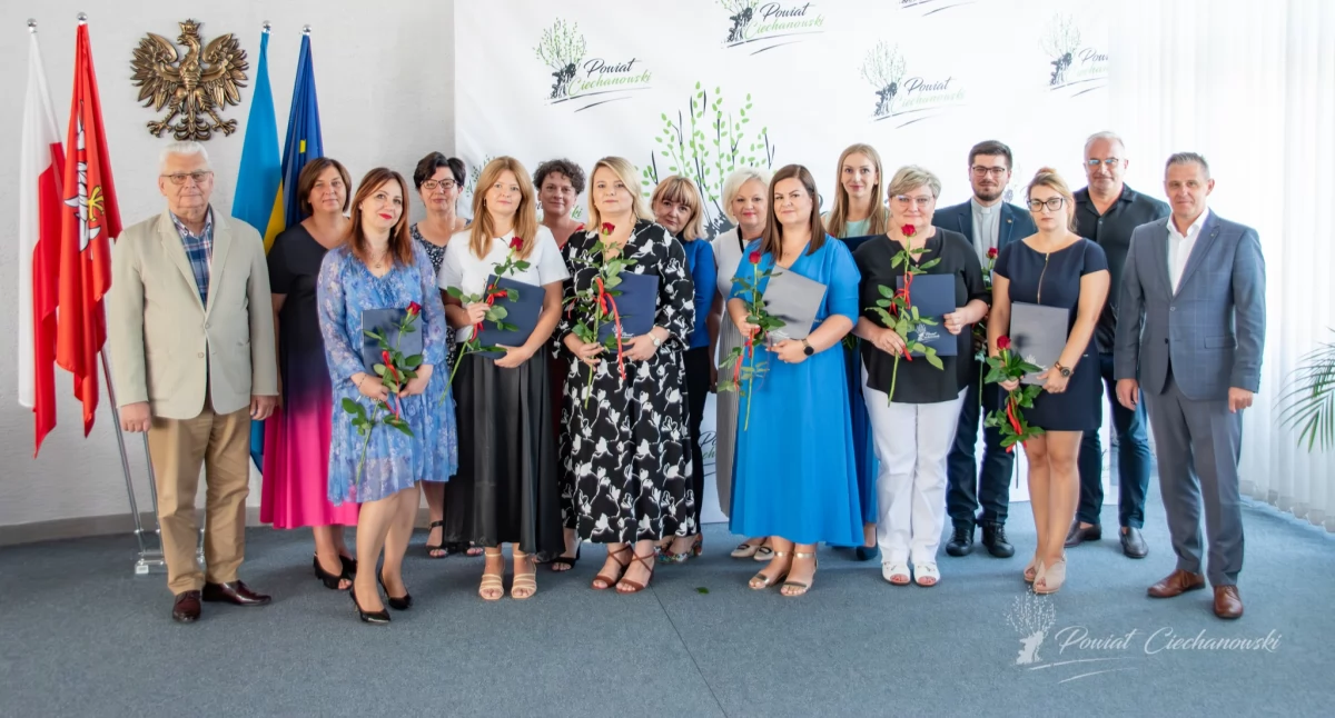 Nauczyciele z powiatu ciechanowskiego z awansami [zdjęcia]