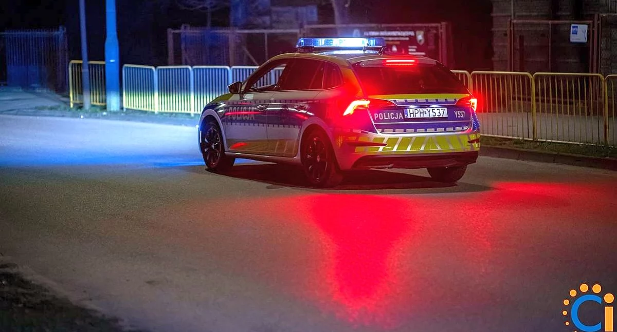 Na parkingu w Ciechanowie uszkodzono 16 pojazdów. Z niektórych skradziono części