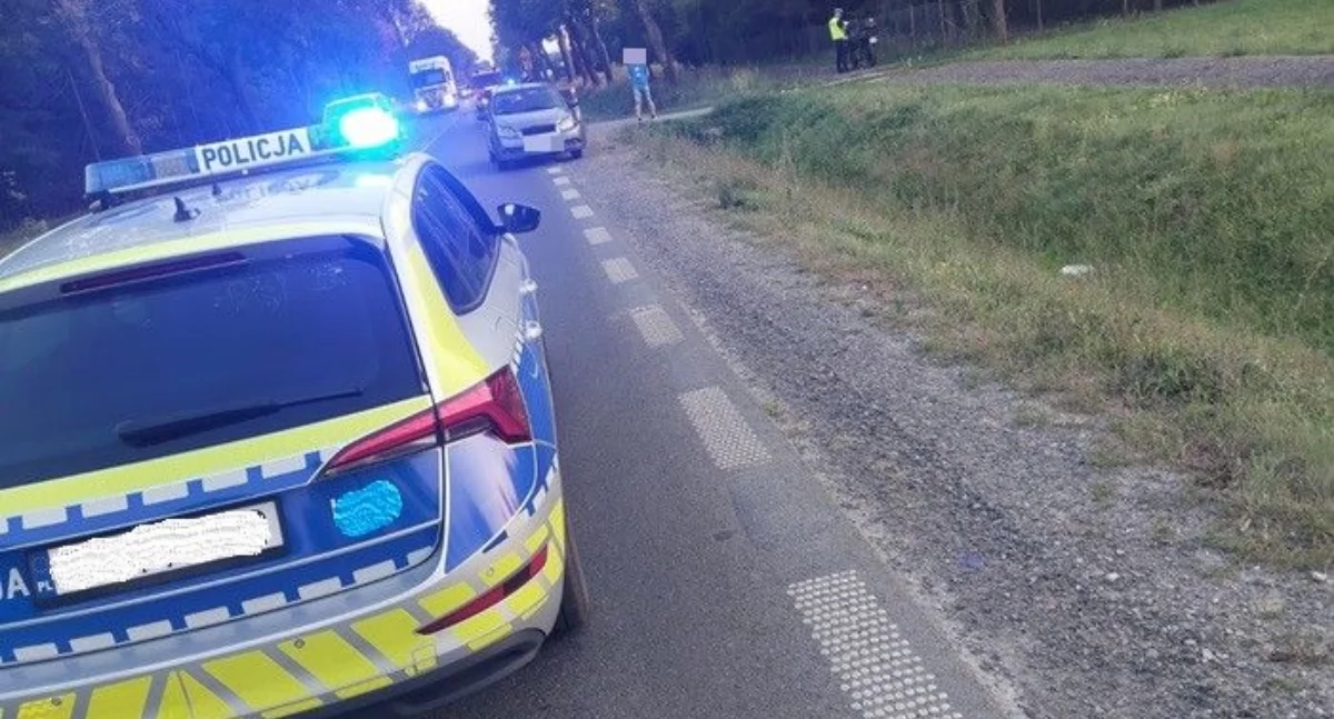 Zderzenie osobówki z motocyklistą [zdjęcia]