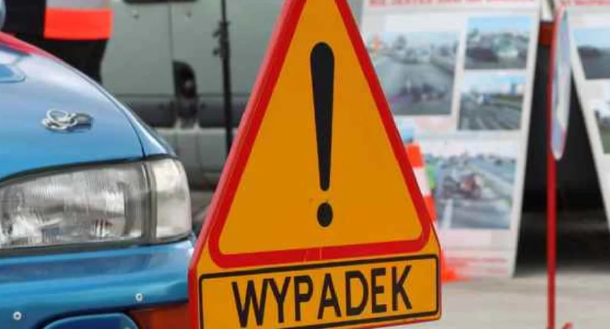Trzy rozbite auta i uszkodzone ogrodzenie. Groźne zdarzenie w Ciechanowie