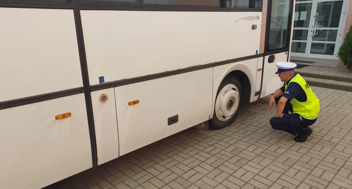 Ciechanowska policja skontrolowała ponad 20 autobusów szkolnych