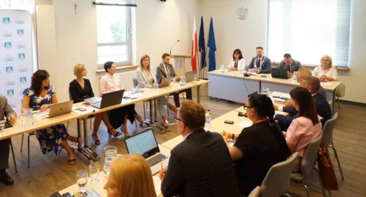 Czy radni powinni składać projekty do budżetu obywatelskiego? 