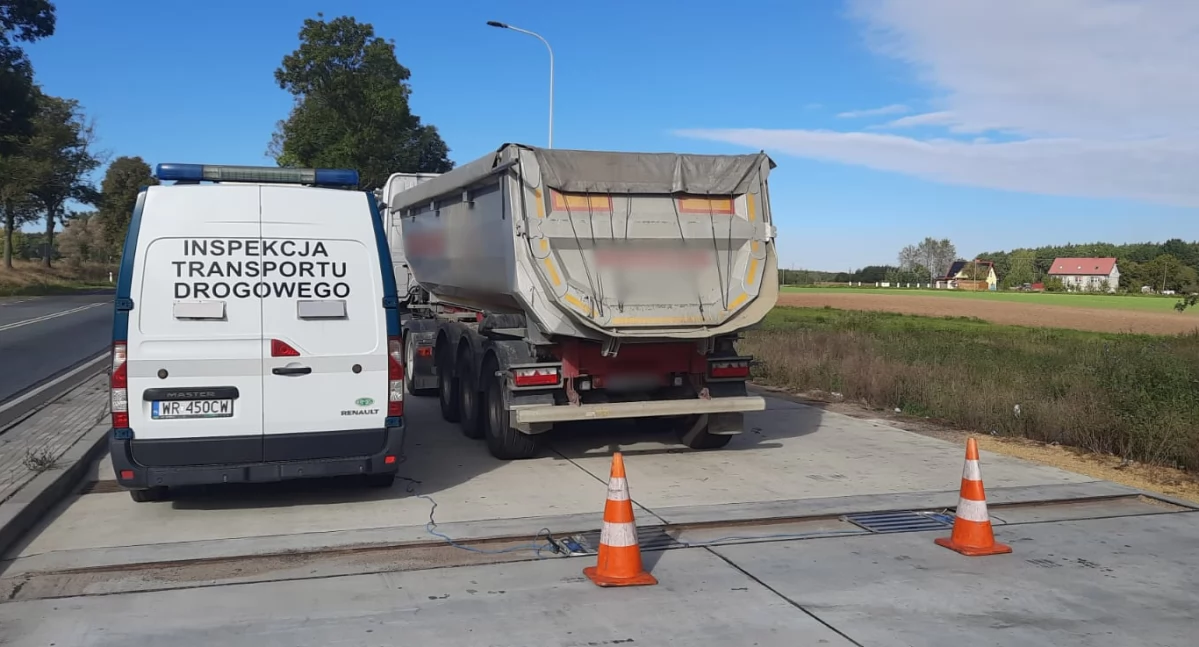 Przeładowana ciężarówka zatrzymana pod Glinojeckiem. Mogą posypać się wysokie kary