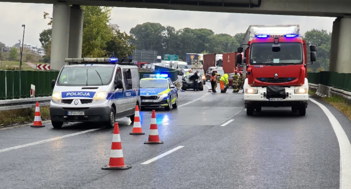 Dwa wypadki i kolizja niemal w tym samym miejscu i czasie