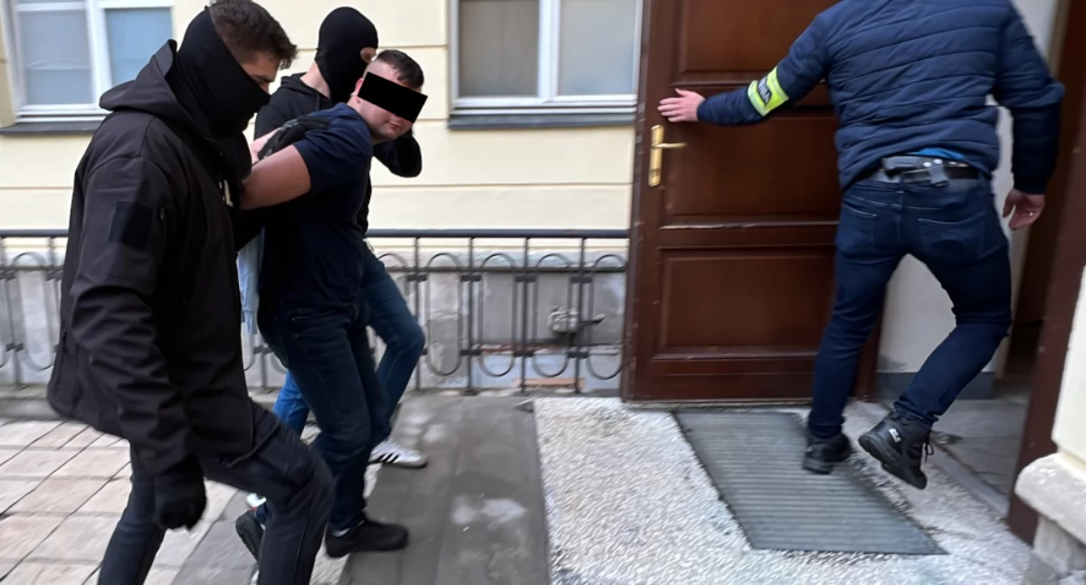 Kryminalni z Ciechanowa pomogli w rozbiciu grupy złodziei samochodów [wideo/zdjęcia]