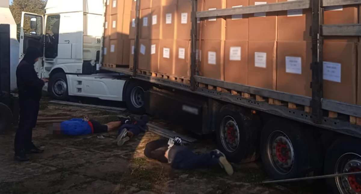 Ponad 16 ton nielegalnego towaru. Akcja KAS i CBŚP [zdjęcia]