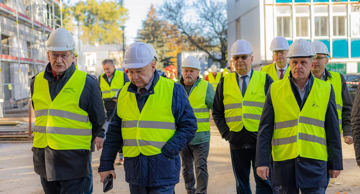 Dobre wieści z placu budowy Centrum Administracyjnego w Ciechanowie [zdjęcia]