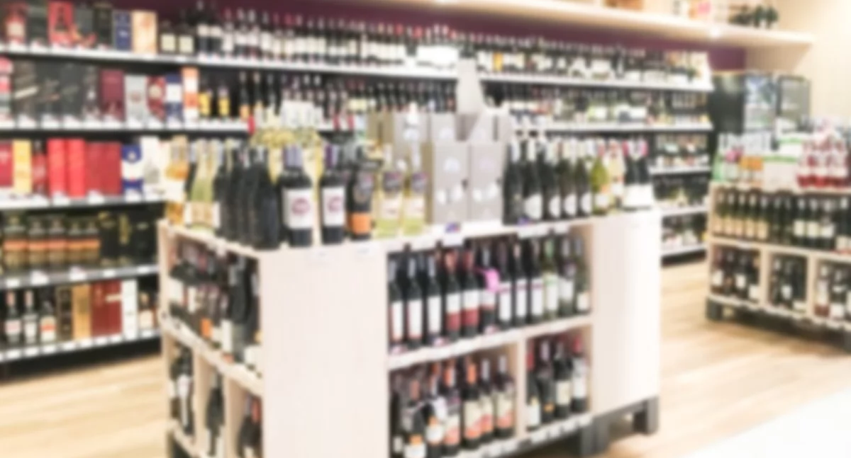 Radni zdecydowali. Będą konsultacje społeczne ws. ograniczenia nocnej sprzedaży alkoholu w Ciechanowie [wideo]
