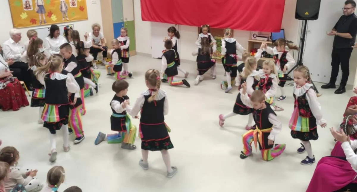 Patriotycznie i na ludowo w Miejskim Przedszkolu nr 2 w Ciechanowie [zdjęcia]