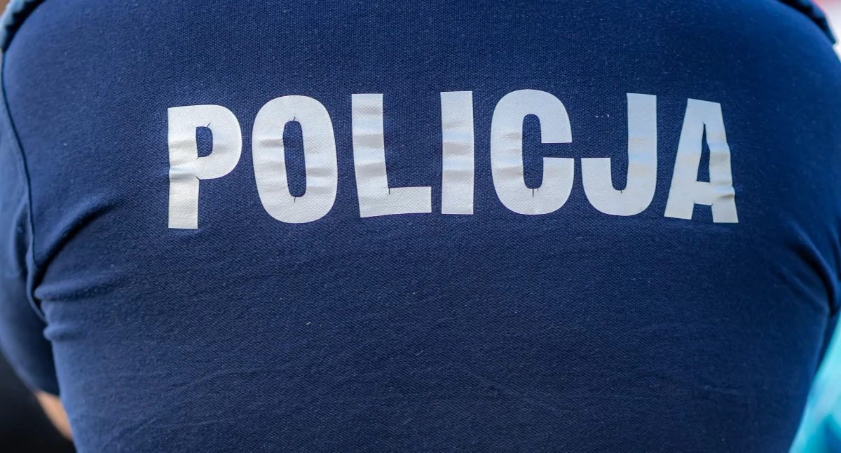 We trzech pili alkohol na deptaku w Ciechanowie. 25-latek znieważył policjanta