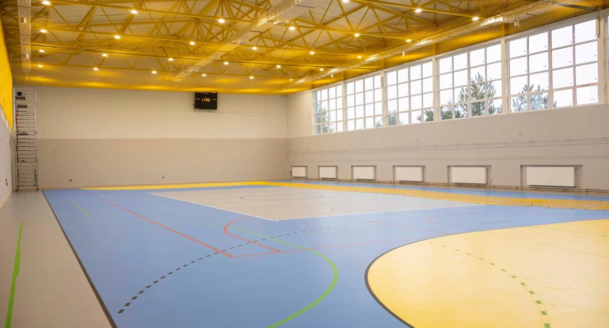 Dwie hale sportowe w Ciechanowie zmieniły swoje oblicze [zdjęcia]