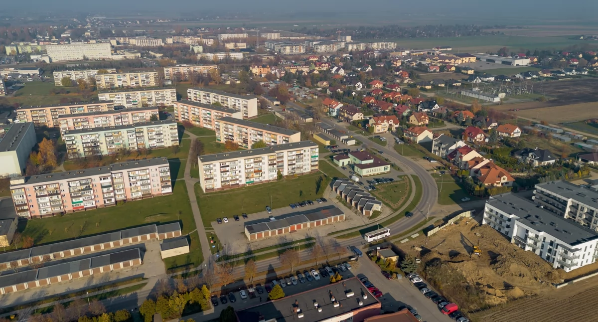 Dron ogląda ciechanowskie kominy, na tym nie koniec