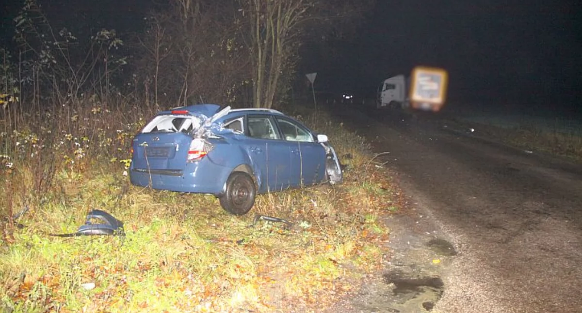 Wypadek na skrzyżowaniu. Ciężarówka nie zatrzymała się przed znakiem STOP