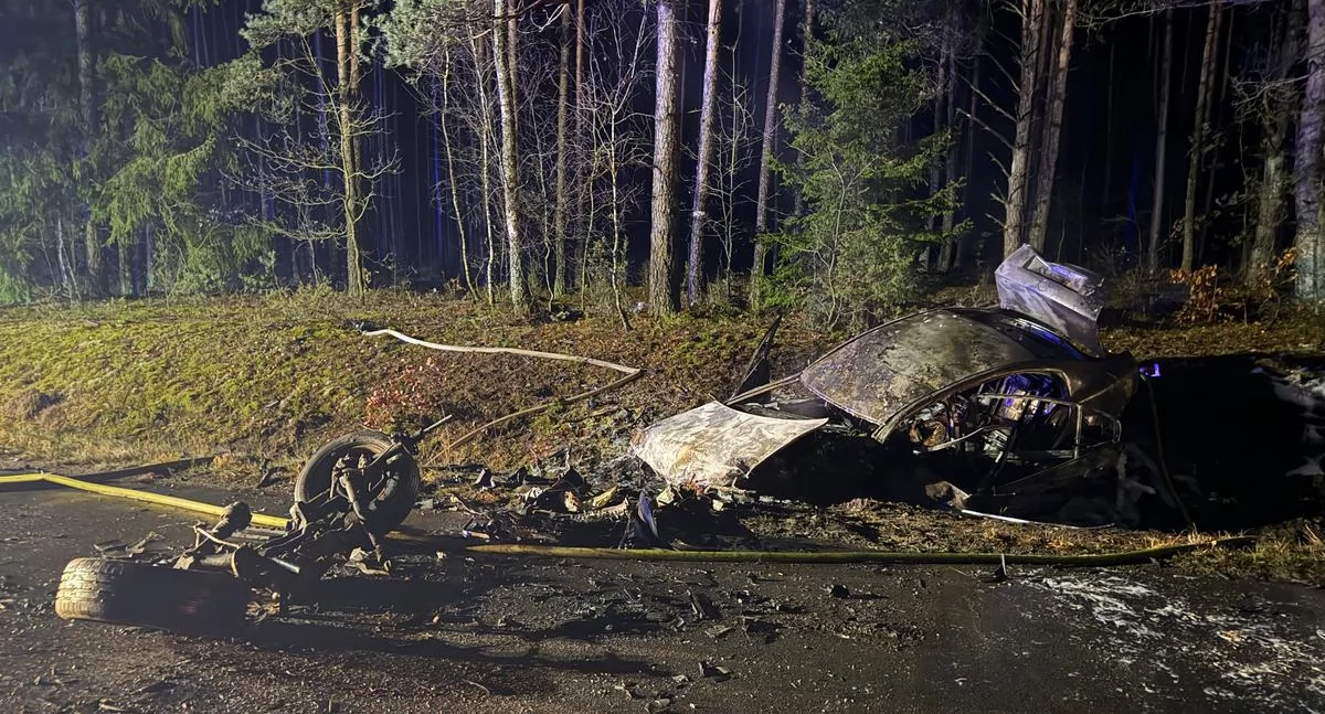 Tragiczny wypadek. Zginęły 4 osoby. Piąta jest ciężko ranna [zdjęcia]
