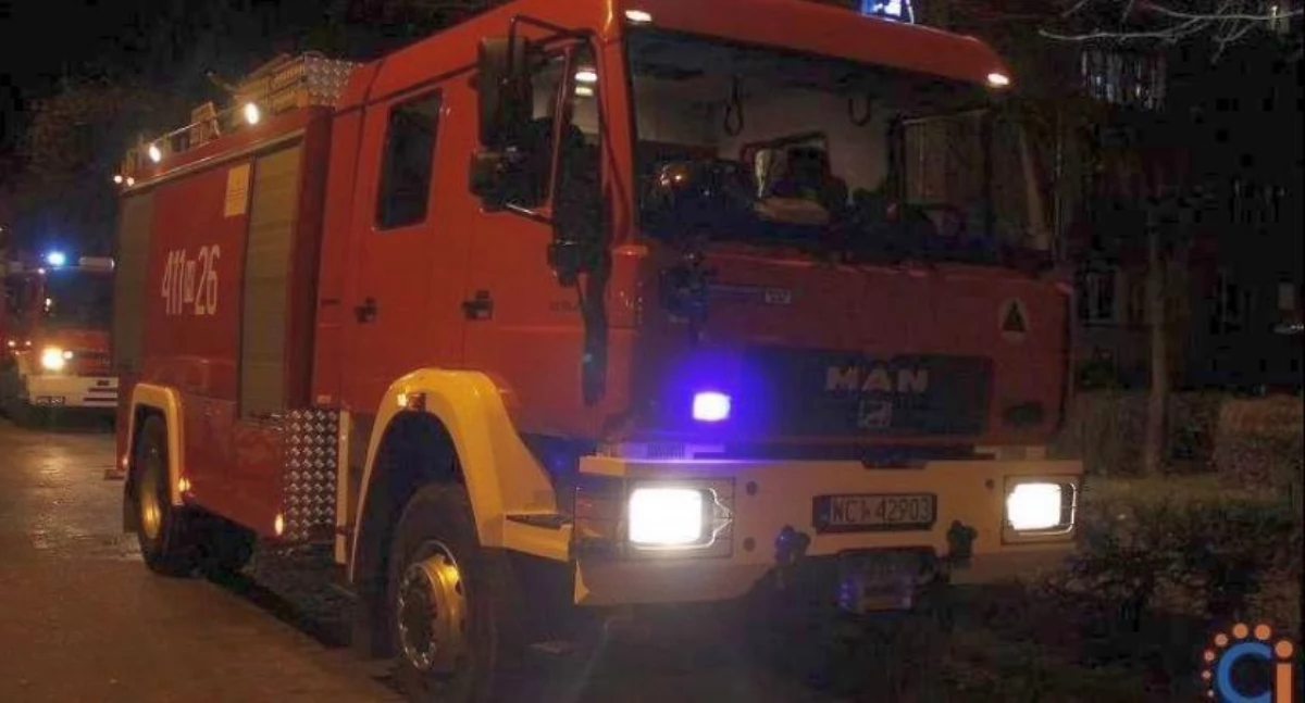Pożar w Ciechanowie. Dwie osoby poparzone