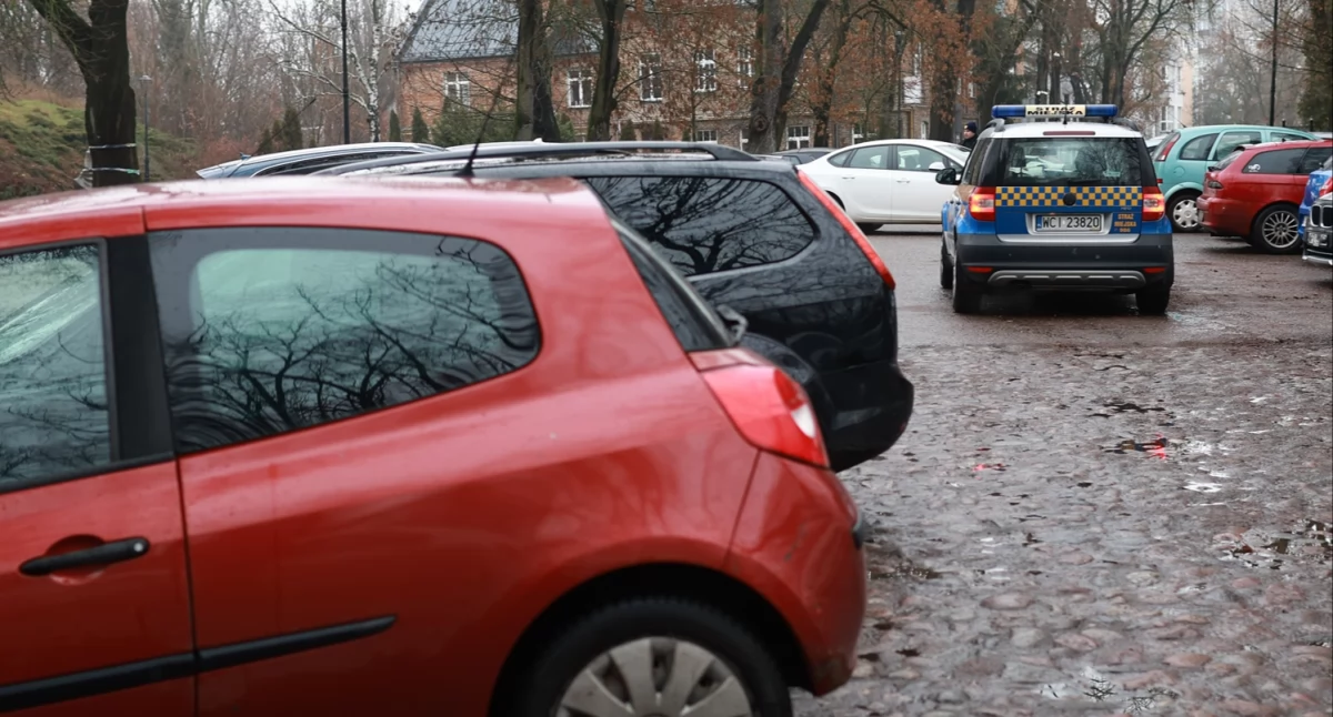 Straż Miejska w Ciechanowie zapowiada kary za parkowanie [zdjęcia]