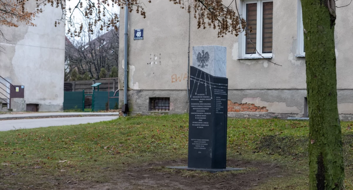 W Ciechanowie stanął nowy pomnik [zdjęcia]