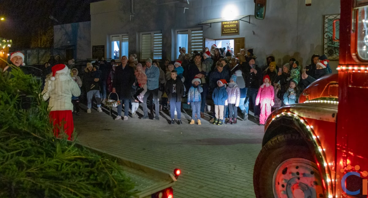 Święty Mikołaj przemierza powiat ciechanowski [zdjęcia]