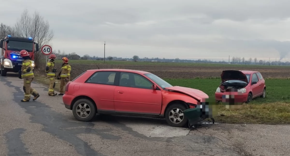 Dwie osoby ranne w wypadku pod Glinojeckiem [zdjęcia]