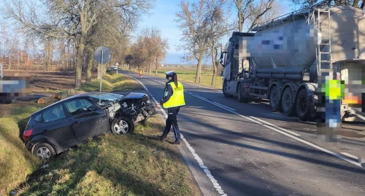 Z ostatniej chwili: Zderzenie osobówki z ciężarówką pod Ciechanowem. Występują utrudnienia w ruchu