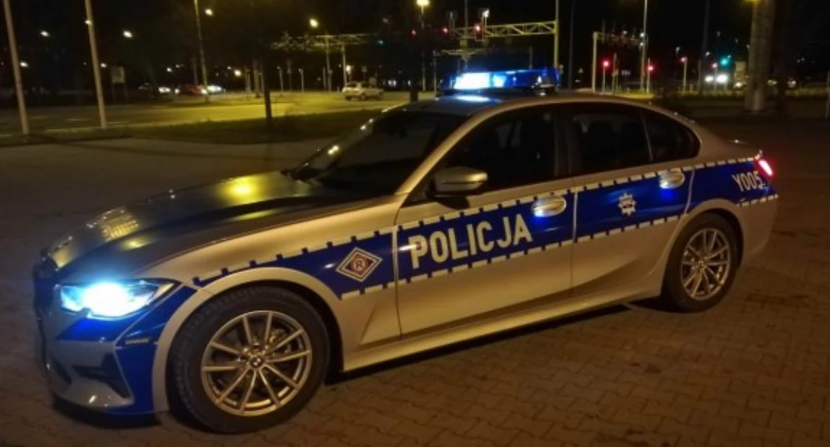 Policyjny pościg za sprawcą kolizji. Kierowca i pasażerka byli poszukiwani